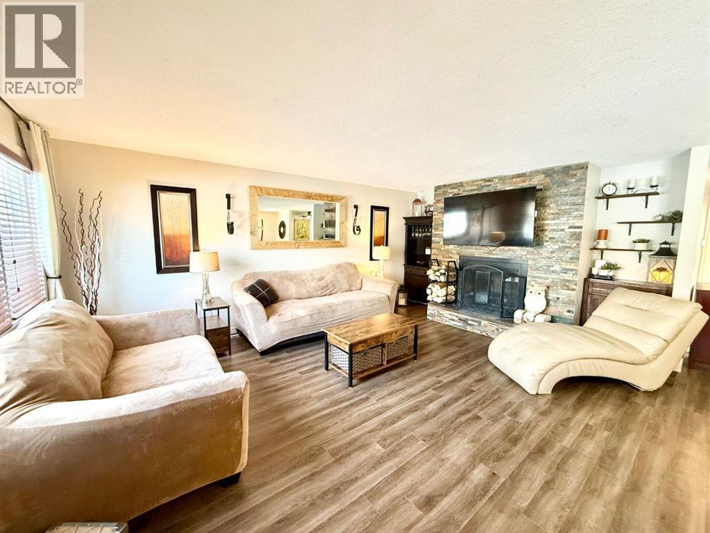 139 Reimer Drive, Hinton, Alberta  T7V 1K1 - Photo 8 - A2253020