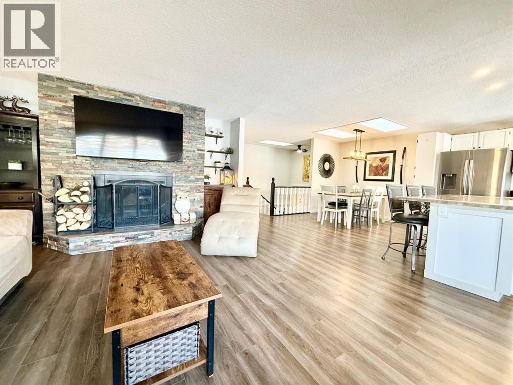 139 Reimer Drive, Hinton, Alberta  T7V 1K1 - Photo 11 - A2253020