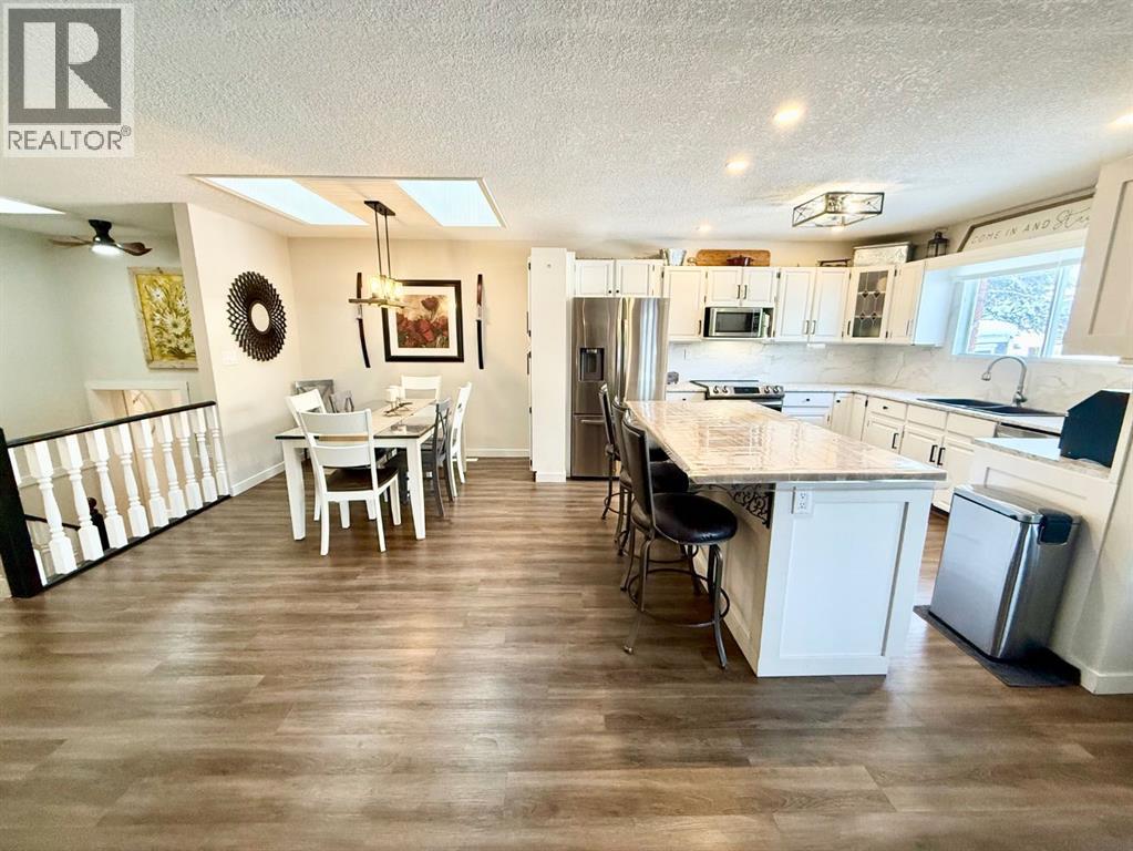 139 Reimer Drive, Hinton, Alberta  T7V 1K1 - Photo 12 - A2253020