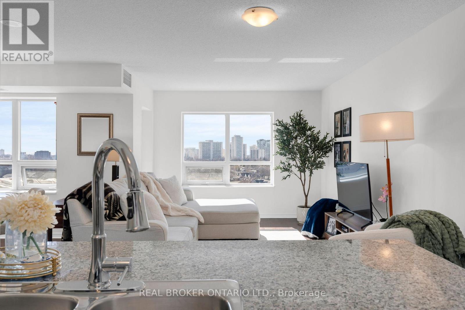 1321 - 60 Heintzman Street, Toronto, Ontario M6P 5A1 - Photo 5 - W12833874