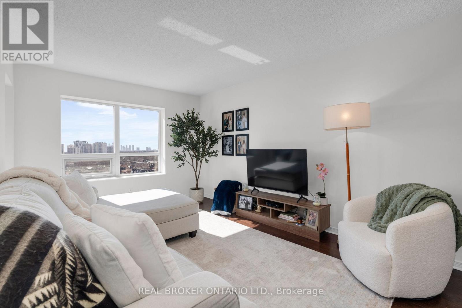 1321 - 60 Heintzman Street, Toronto, Ontario M6P 5A1 - Photo 9 - W12833874