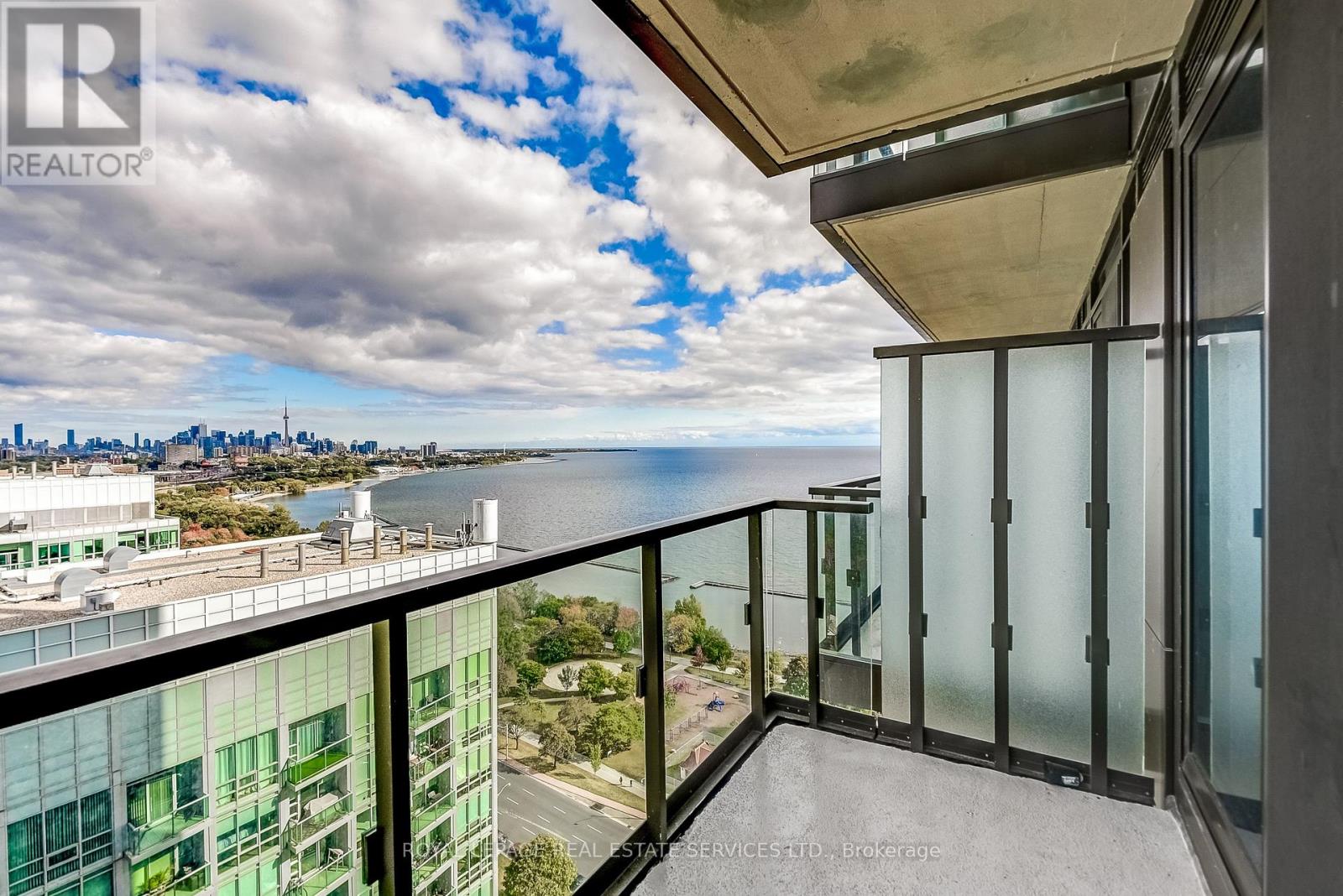 2703 - 1926 Lake Shore Boulevard W, Toronto, Ontario  M6S 1A1 - Photo 16 - W12833892