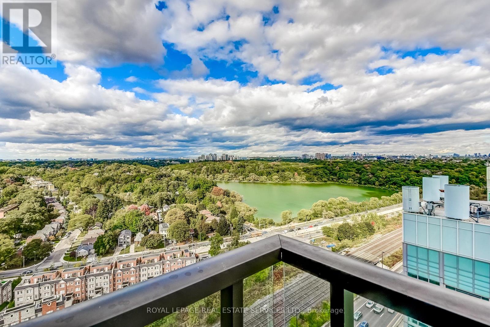 2703 - 1926 Lake Shore Boulevard W, Toronto, Ontario  M6S 1A1 - Photo 17 - W12833892