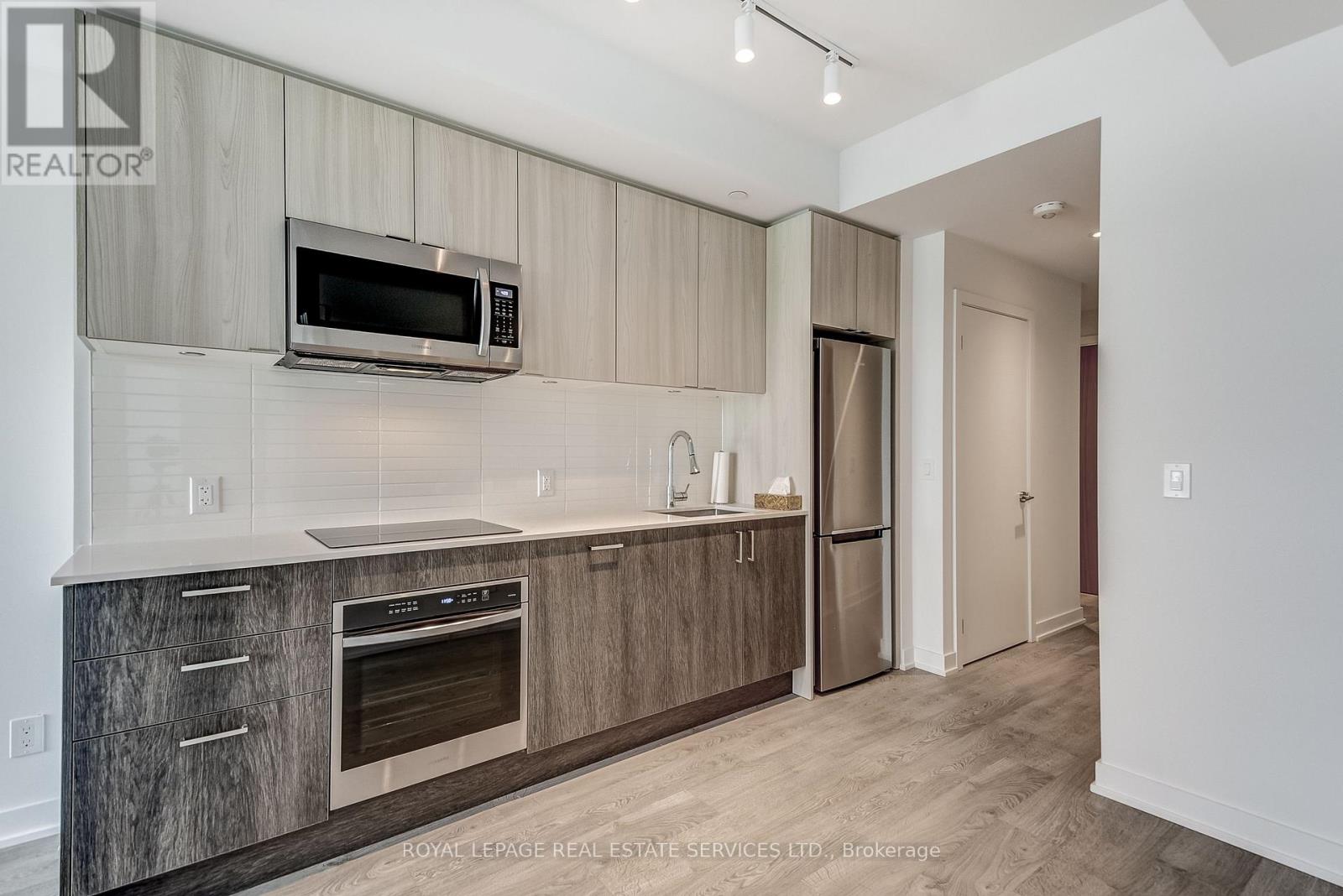 2703 - 1926 Lake Shore Boulevard W, Toronto, Ontario  M6S 1A1 - Photo 3 - W12833892