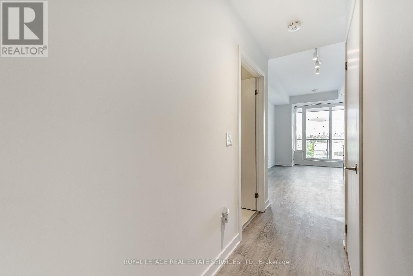 2703 - 1926 Lake Shore Boulevard W, Toronto, Ontario  M6S 1A1 - Photo 6 - W12833892