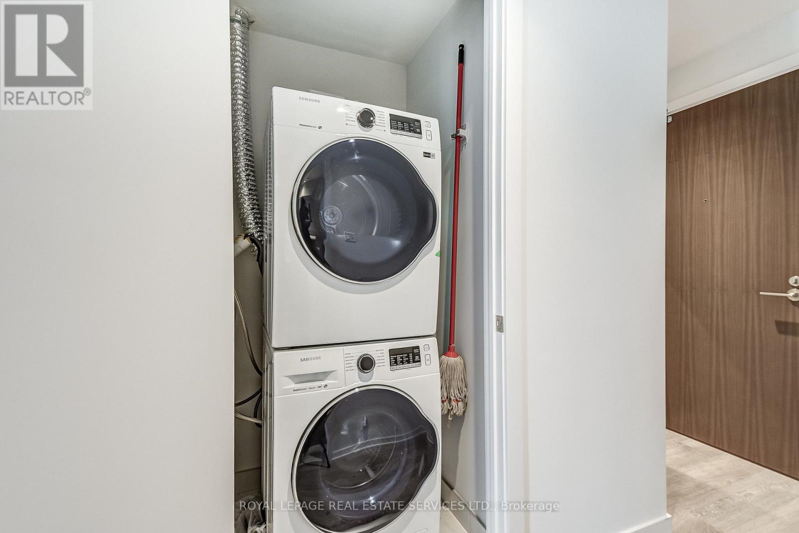 2703 - 1926 Lake Shore Boulevard W, Toronto, Ontario  M6S 1A1 - Photo 8 - W12833892