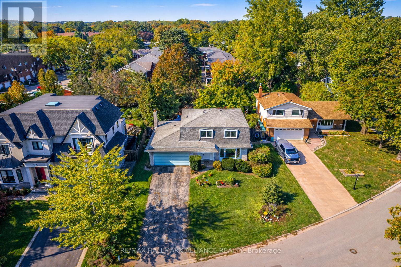 2033 Water's Edge Drive, Oakville, Ontario  L6L 1A3 - Photo 2 - W12833898