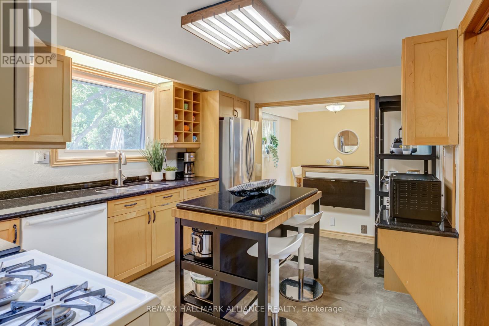 2033 Water's Edge Drive, Oakville, Ontario  L6L 1A3 - Photo 9 - W12833898