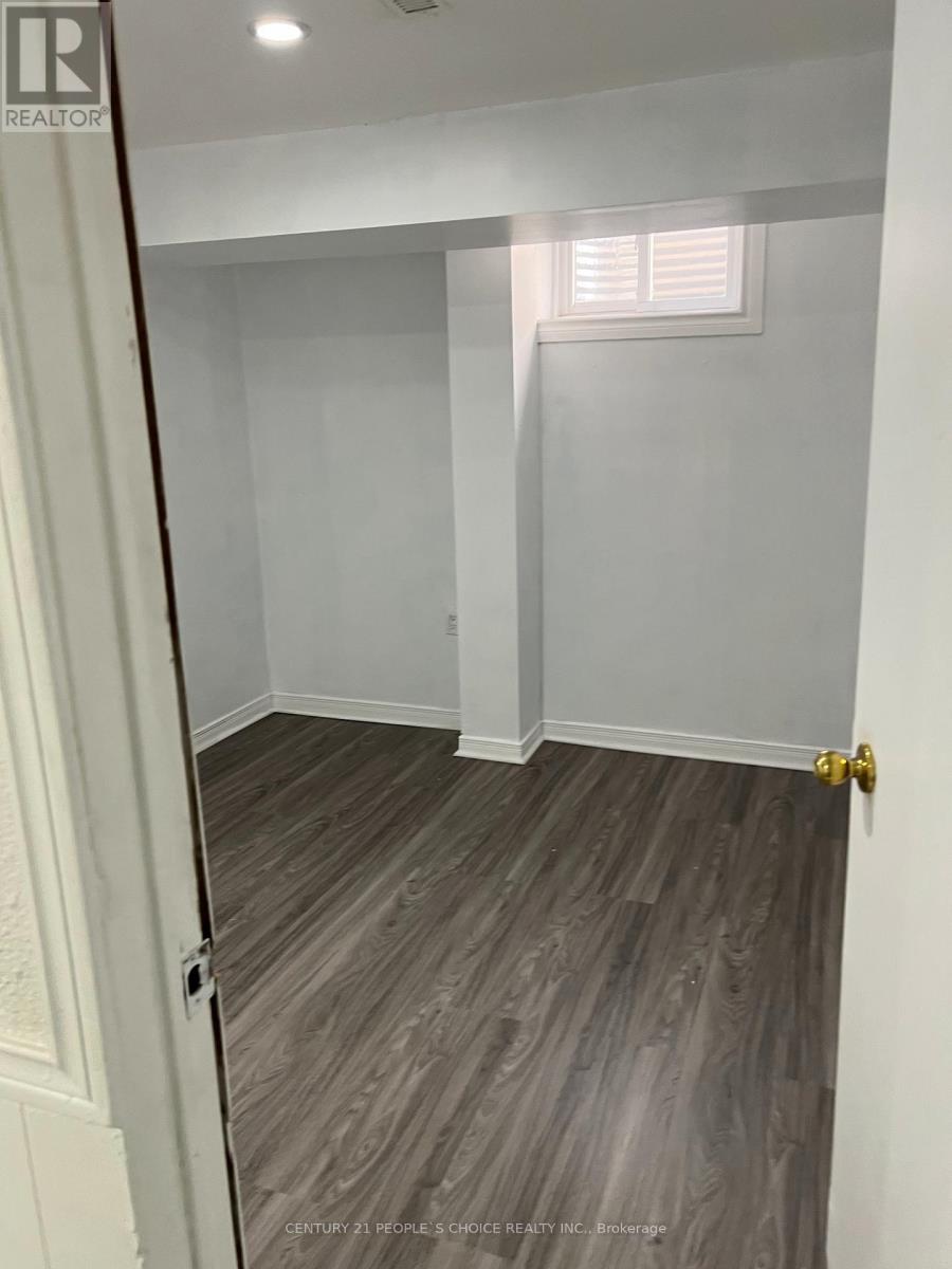 Bsmt - 534 Lana Terrace, Mississauga, Ontario  L5A 3B3 - Photo 8 - W12833908