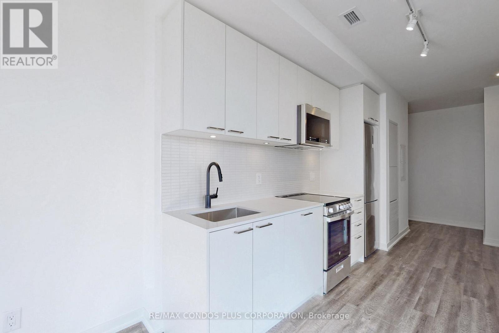 706 - 1808 St Clair Avenue W, Toronto, Ontario  M6N 0C1 - Photo 11 - W12833910