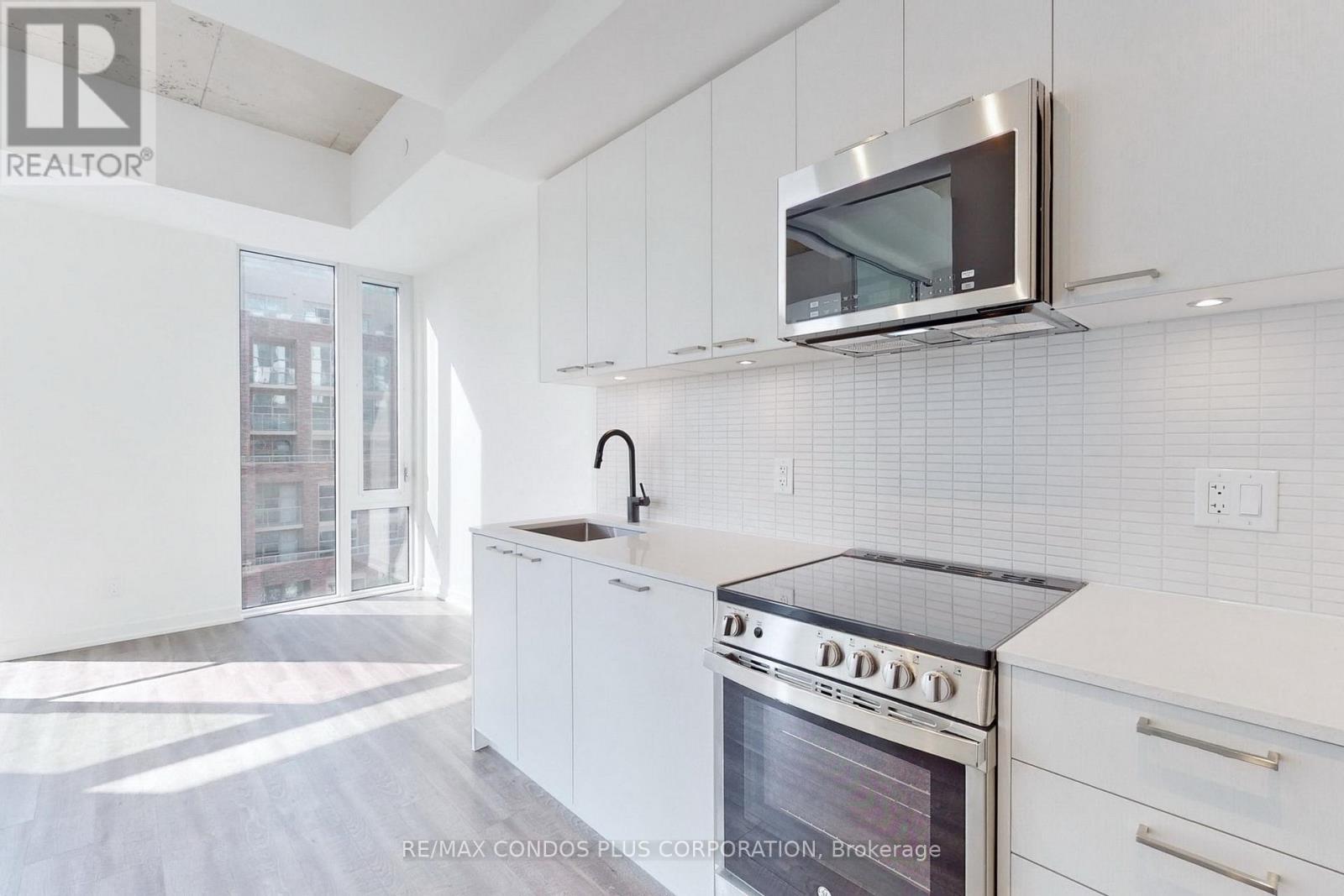 706 - 1808 St Clair Avenue W, Toronto, Ontario  M6N 0C1 - Photo 12 - W12833910