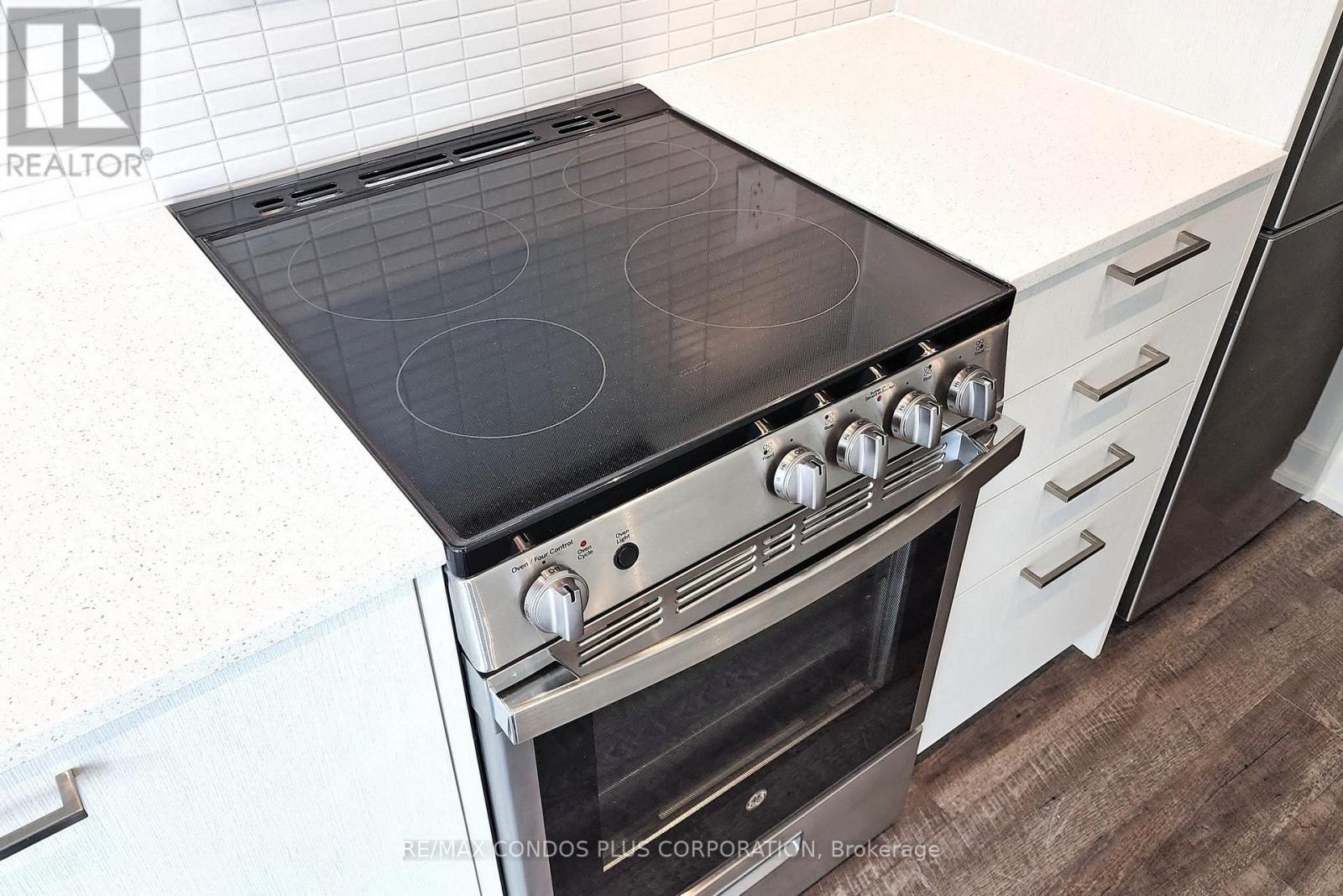 706 - 1808 St Clair Avenue W, Toronto, Ontario  M6N 0C1 - Photo 14 - W12833910