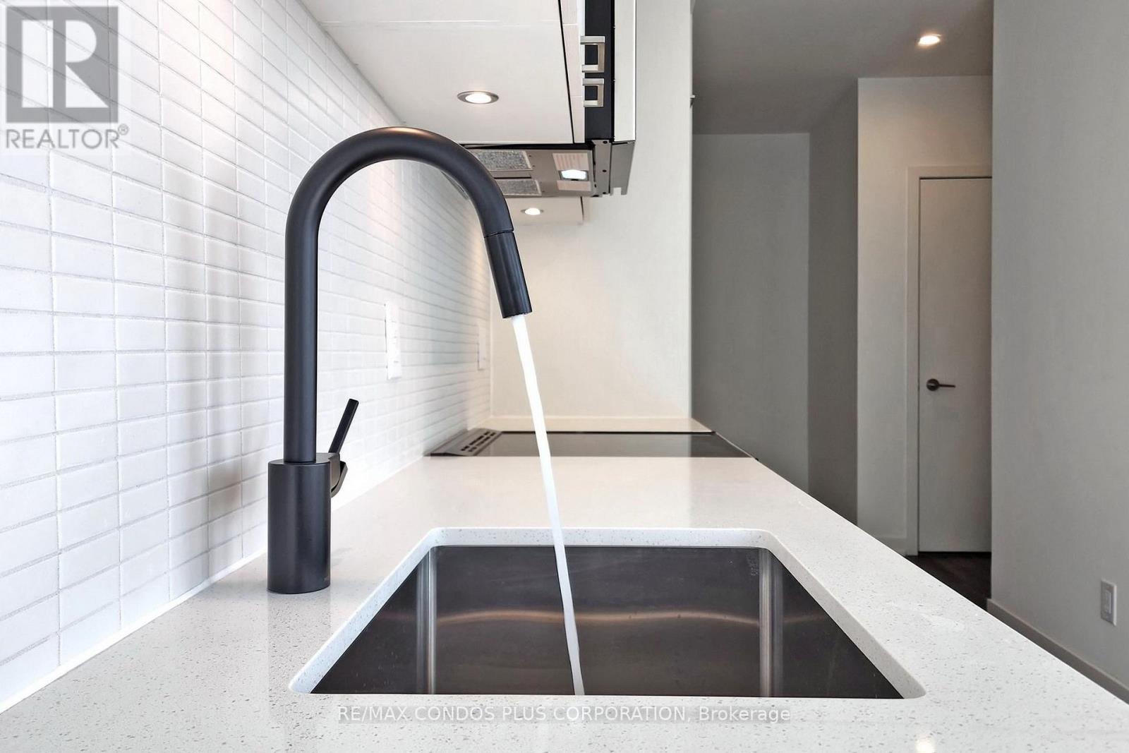 706 - 1808 St Clair Avenue W, Toronto, Ontario  M6N 0C1 - Photo 16 - W12833910