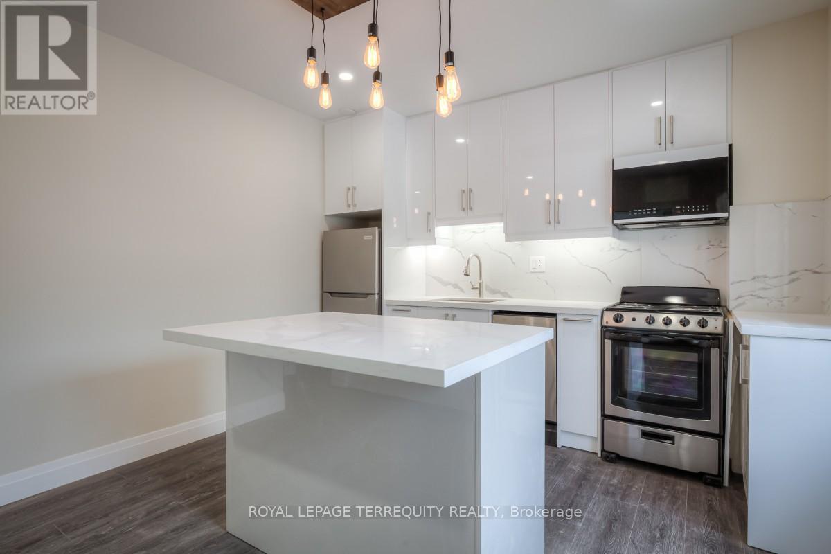 1 - 135 Jane Street, Toronto, Ontario  M6S 3Y7 - Photo 7 - W12833956