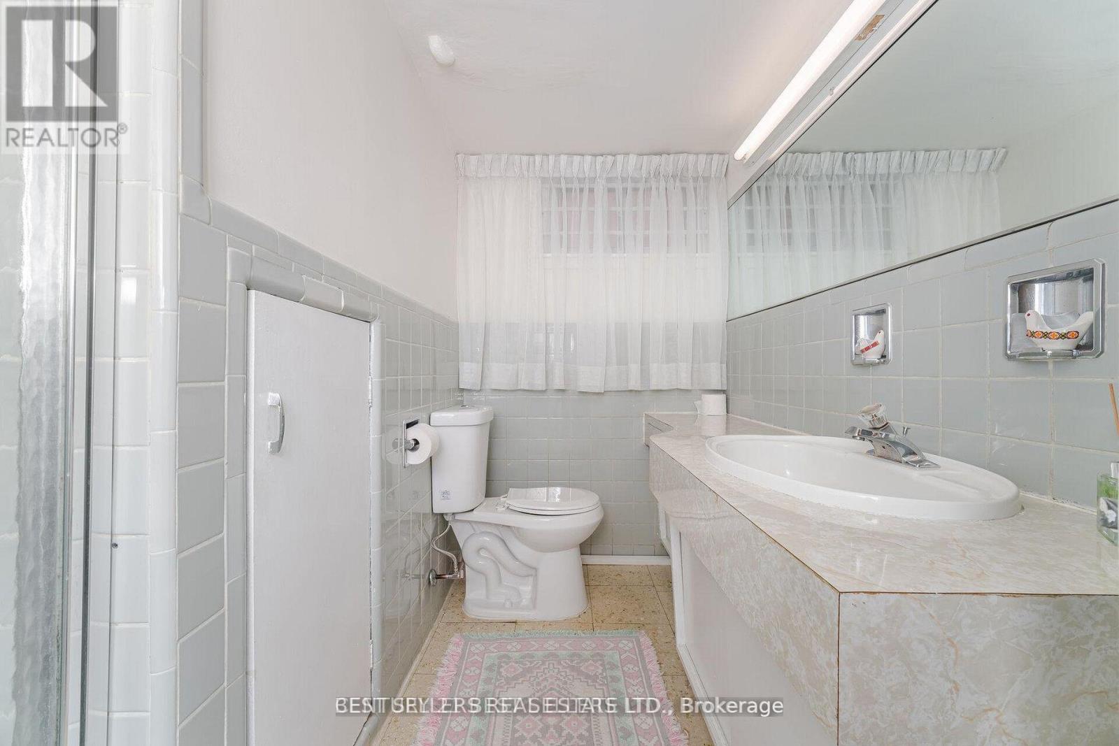 47 Wenderly Drive, Toronto, Ontario  M6B 2P1 - Photo 23 - W12833990