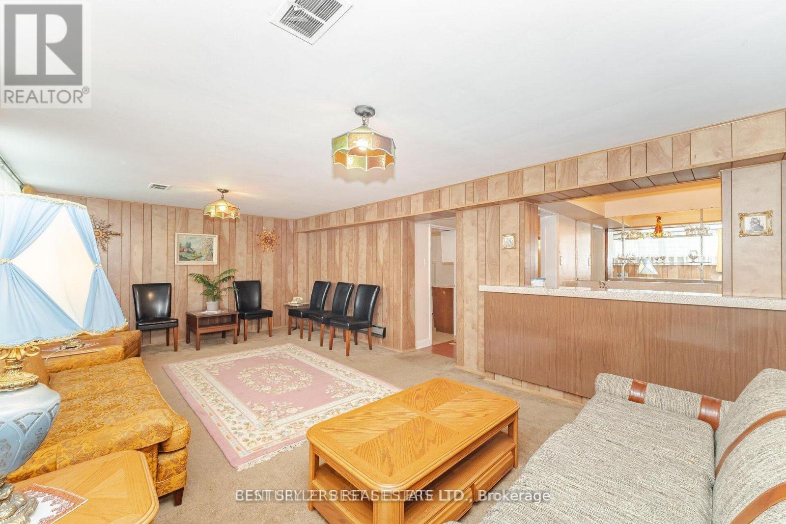 47 Wenderly Drive, Toronto, Ontario  M6B 2P1 - Photo 27 - W12833990