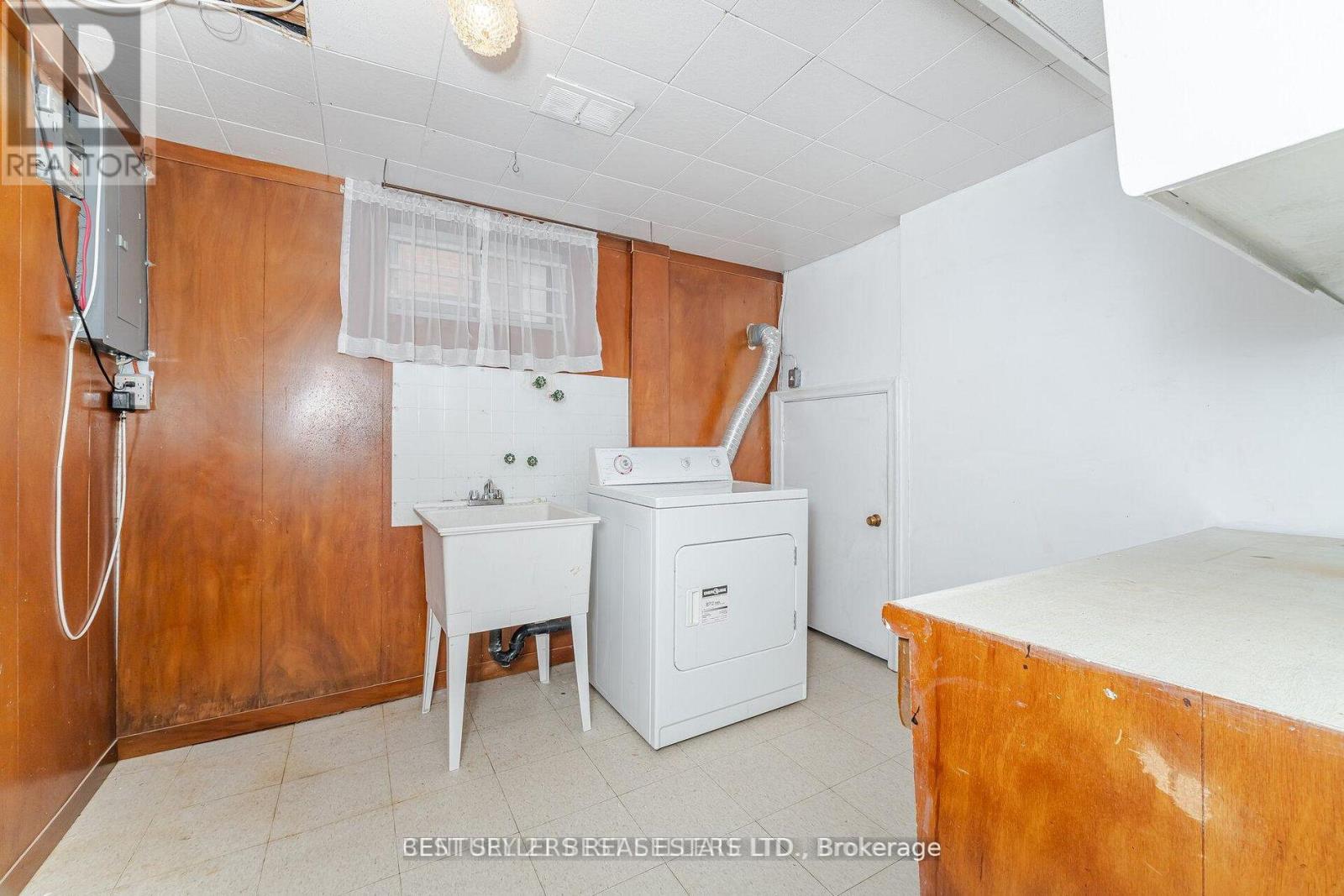 47 Wenderly Drive, Toronto, Ontario  M6B 2P1 - Photo 31 - W12833990