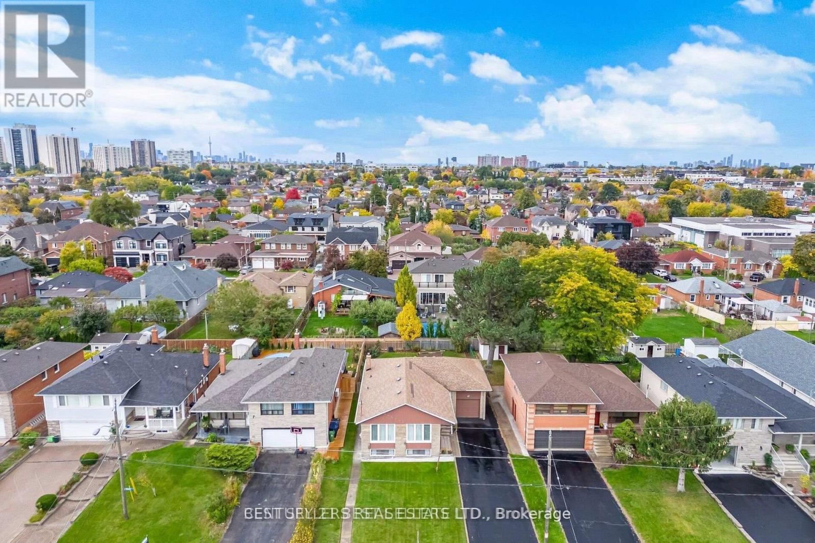 47 Wenderly Drive, Toronto, Ontario  M6B 2P1 - Photo 37 - W12833990