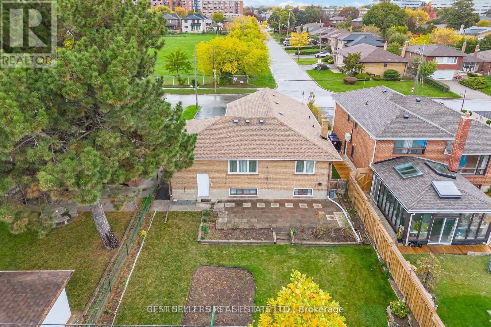 47 Wenderly Drive, Toronto, Ontario  M6B 2P1 - Photo 41 - W12833990