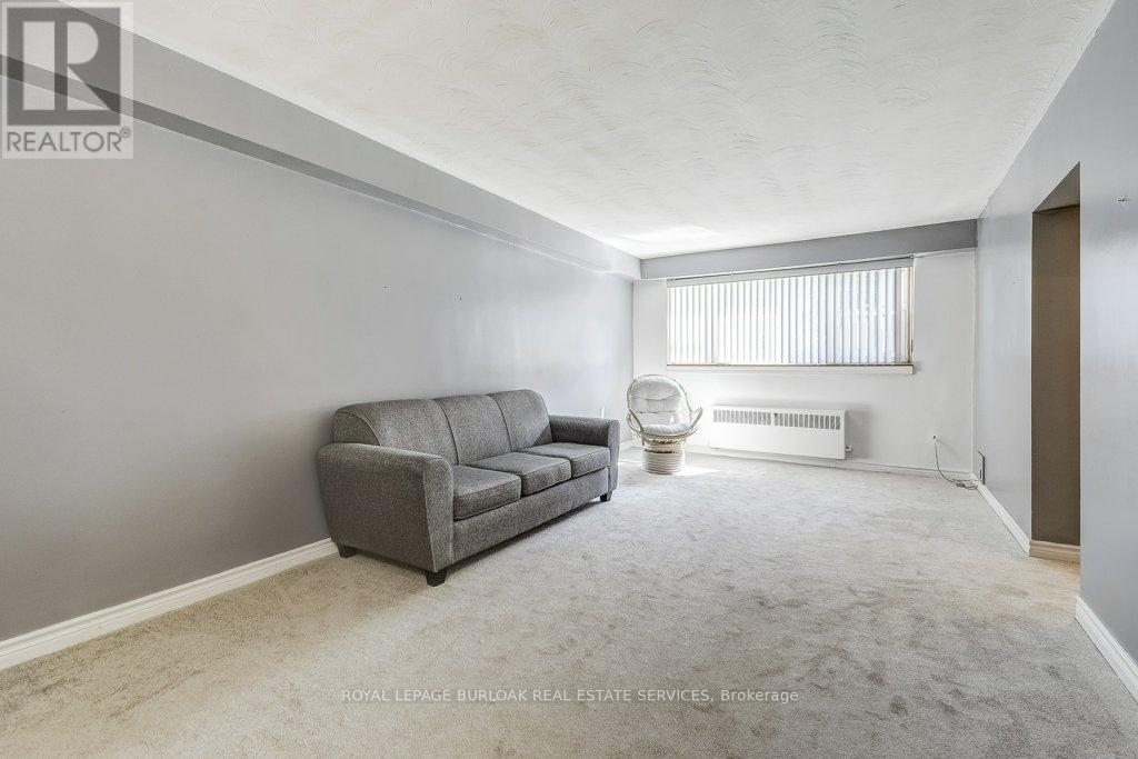 1 - 2418 New Street, Burlington, Ontario  L7R 1J6 - Photo 6 - W12834026