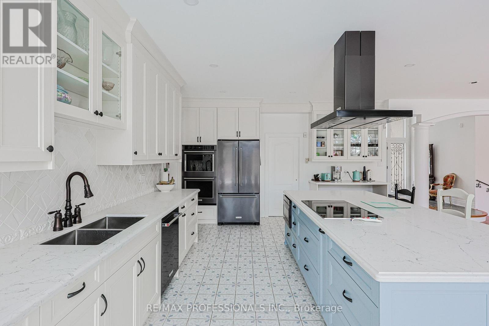 84 Neilson Drive, Toronto, Ontario  M9C 1V7 - Photo 11 - W12834074