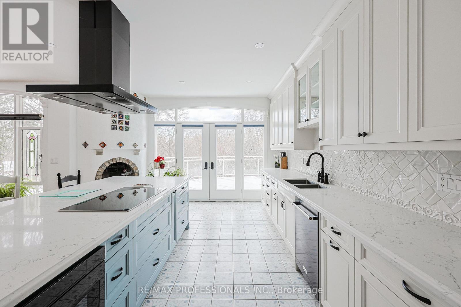 84 Neilson Drive, Toronto, Ontario  M9C 1V7 - Photo 12 - W12834074