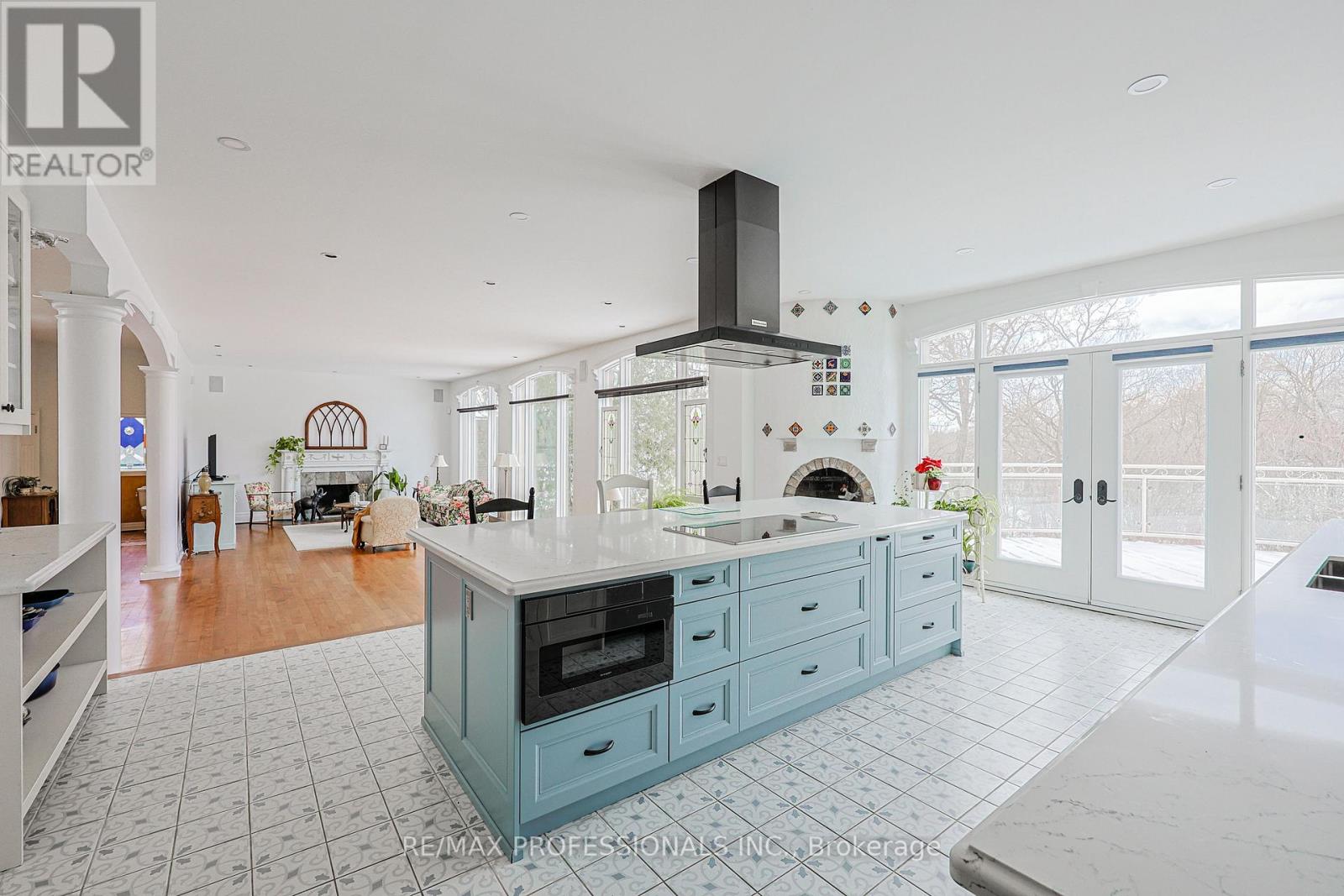 84 Neilson Drive, Toronto, Ontario  M9C 1V7 - Photo 13 - W12834074