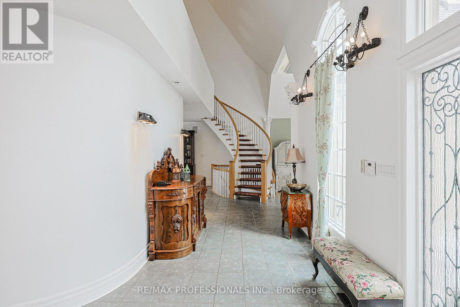 84 Neilson Drive, Toronto, Ontario  M9C 1V7 - Photo 16 - W12834074