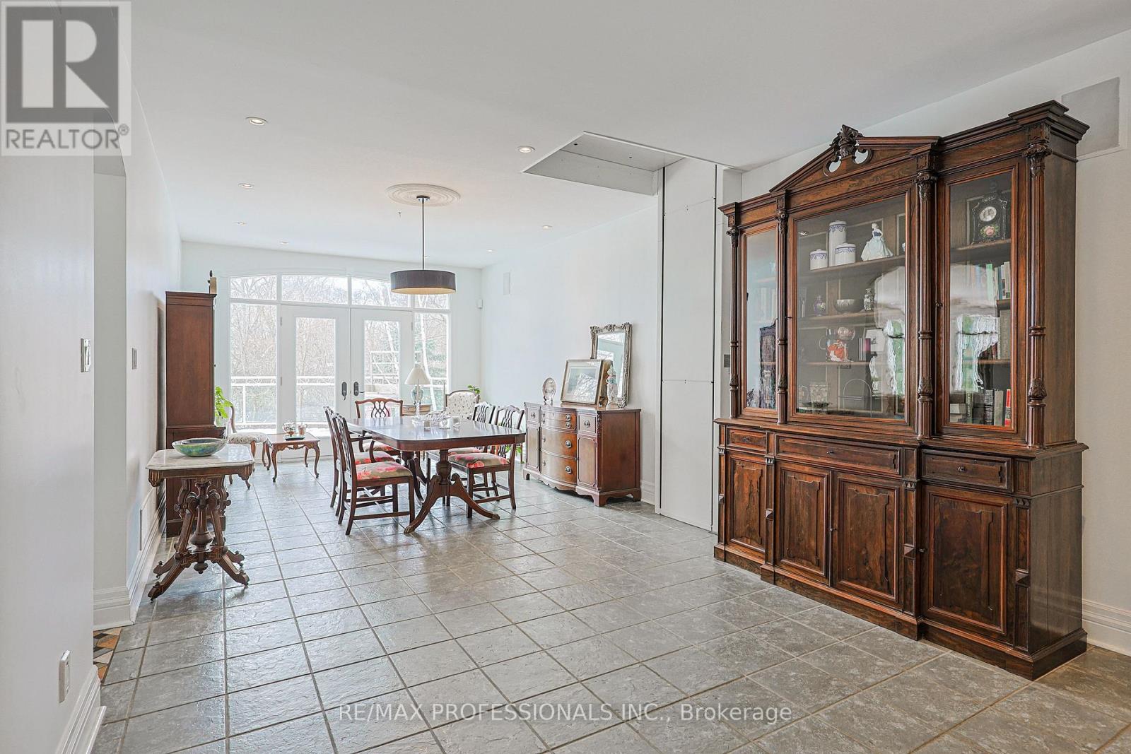 84 Neilson Drive, Toronto, Ontario  M9C 1V7 - Photo 21 - W12834074