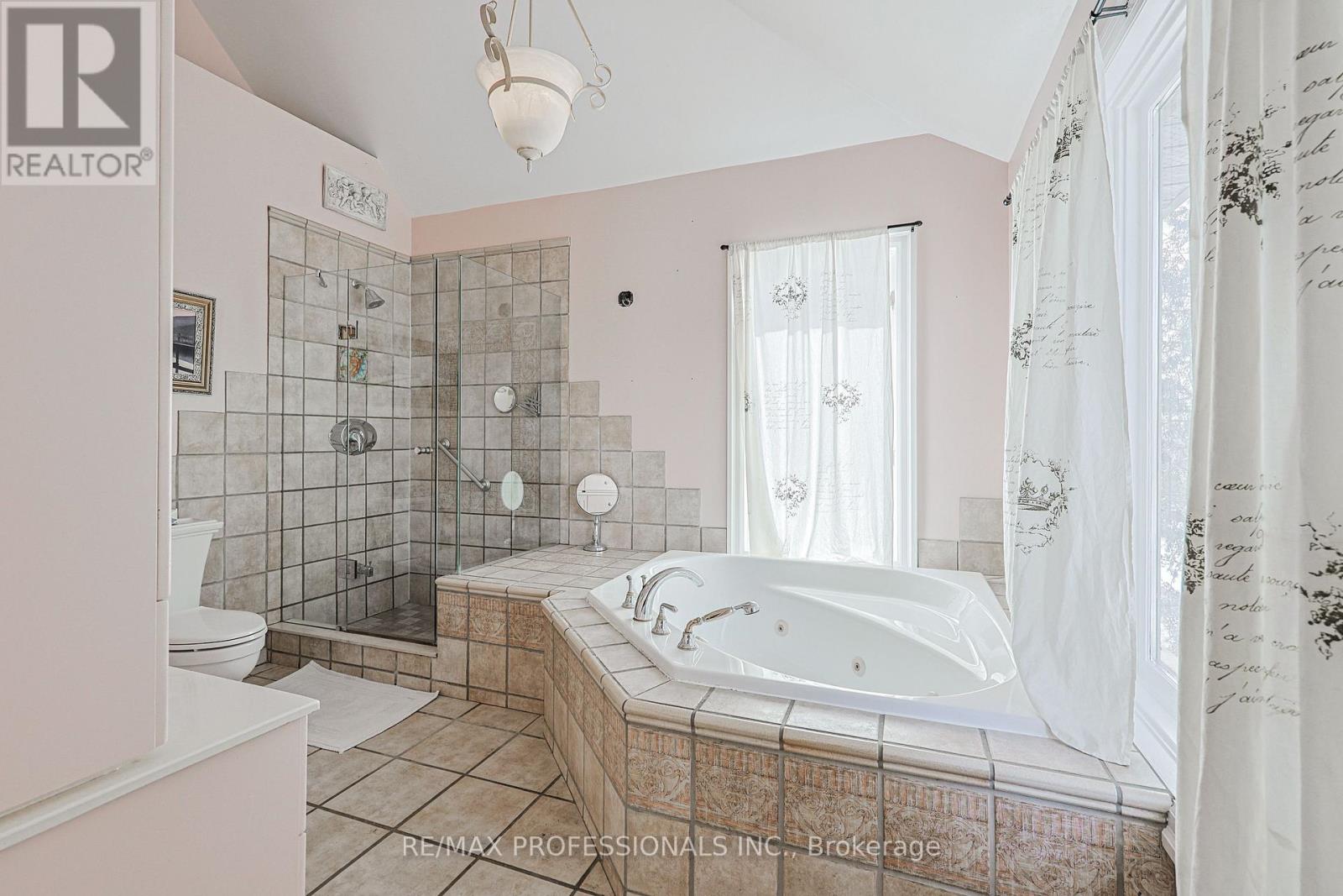 84 Neilson Drive, Toronto, Ontario  M9C 1V7 - Photo 28 - W12834074