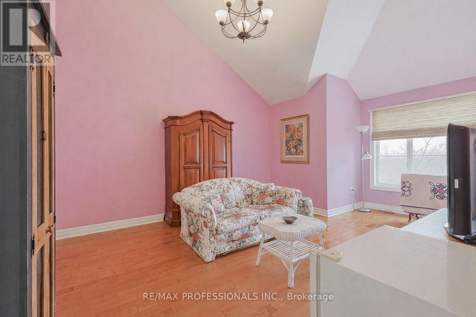 84 Neilson Drive, Toronto, Ontario  M9C 1V7 - Photo 33 - W12834074