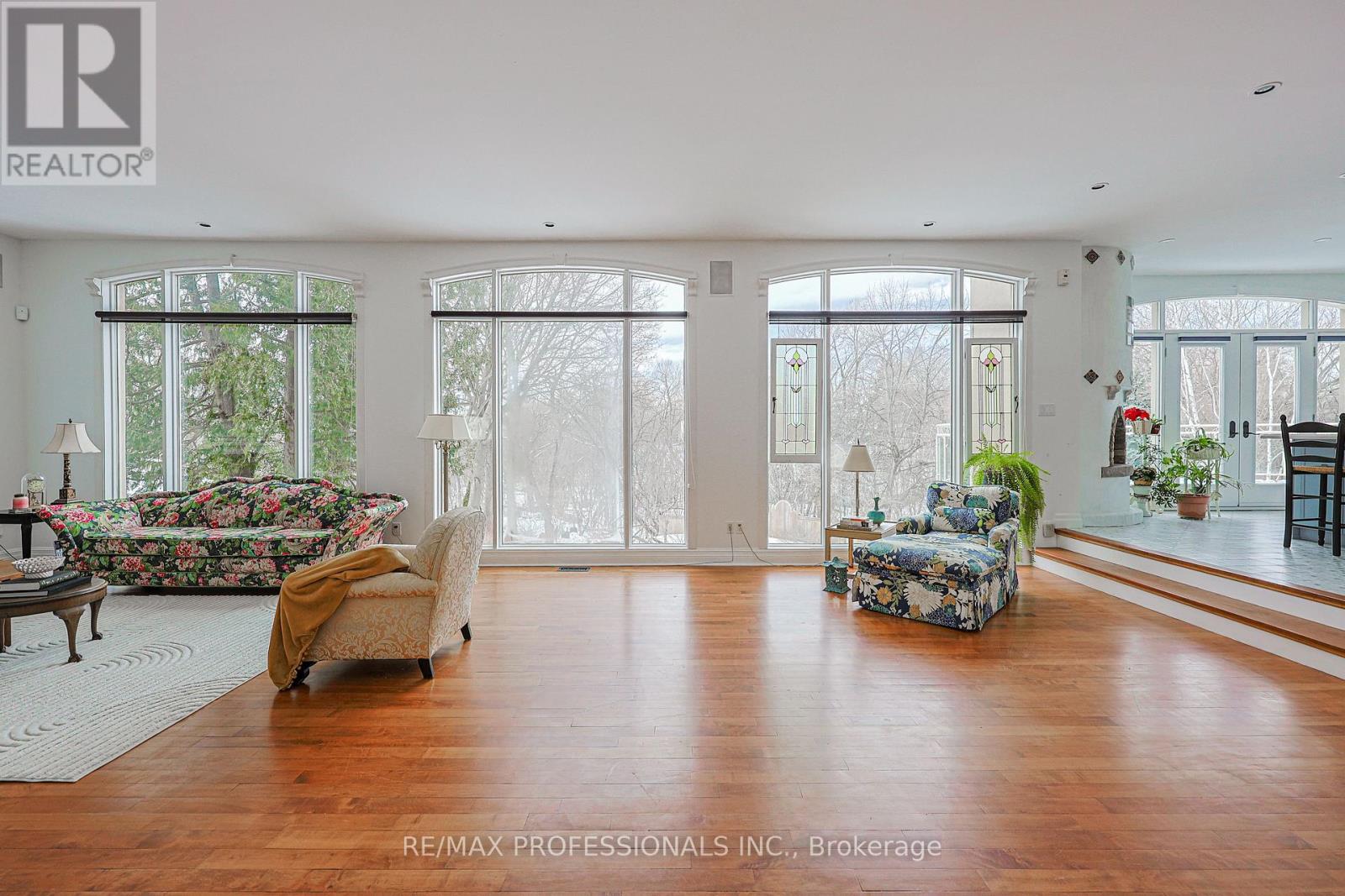 84 Neilson Drive, Toronto, Ontario  M9C 1V7 - Photo 5 - W12834074