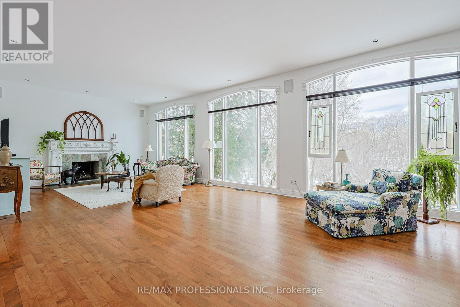 84 Neilson Drive, Toronto, Ontario  M9C 1V7 - Photo 6 - W12834074