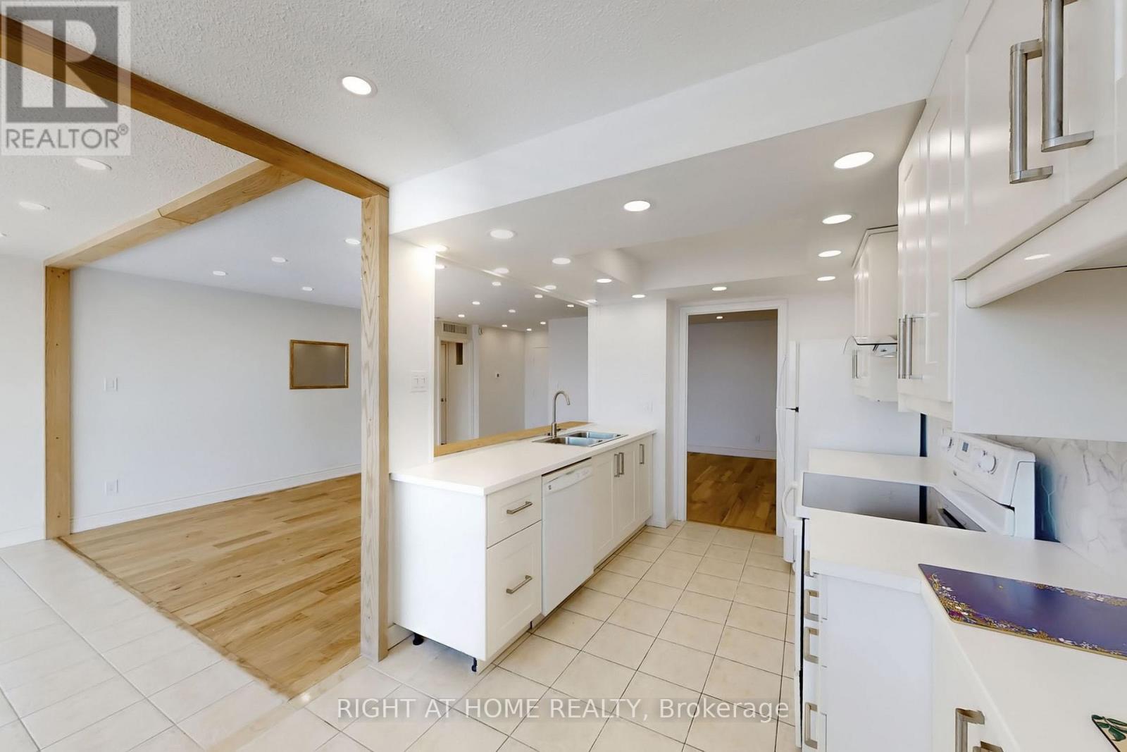 2009 - 40 Richview Road, Toronto, Ontario  M9A 5C1 - Photo 16 - W12834082