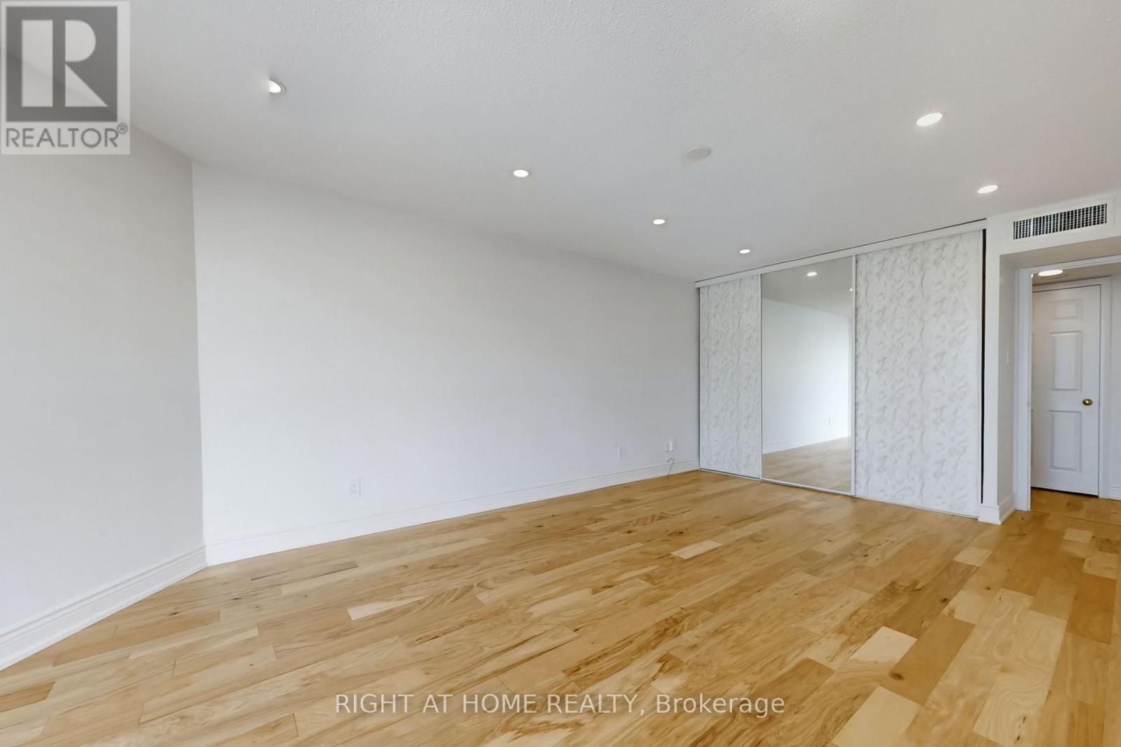 2009 - 40 Richview Road, Toronto, Ontario  M9A 5C1 - Photo 31 - W12834082