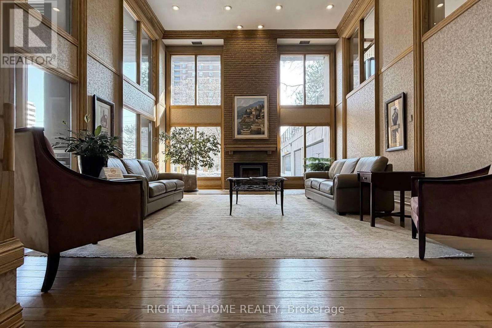 2009 - 40 Richview Road, Toronto, Ontario  M9A 5C1 - Photo 4 - W12834082