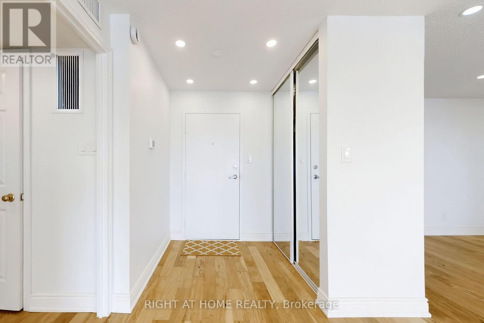 2009 - 40 Richview Road, Toronto, Ontario  M9A 5C1 - Photo 6 - W12834082