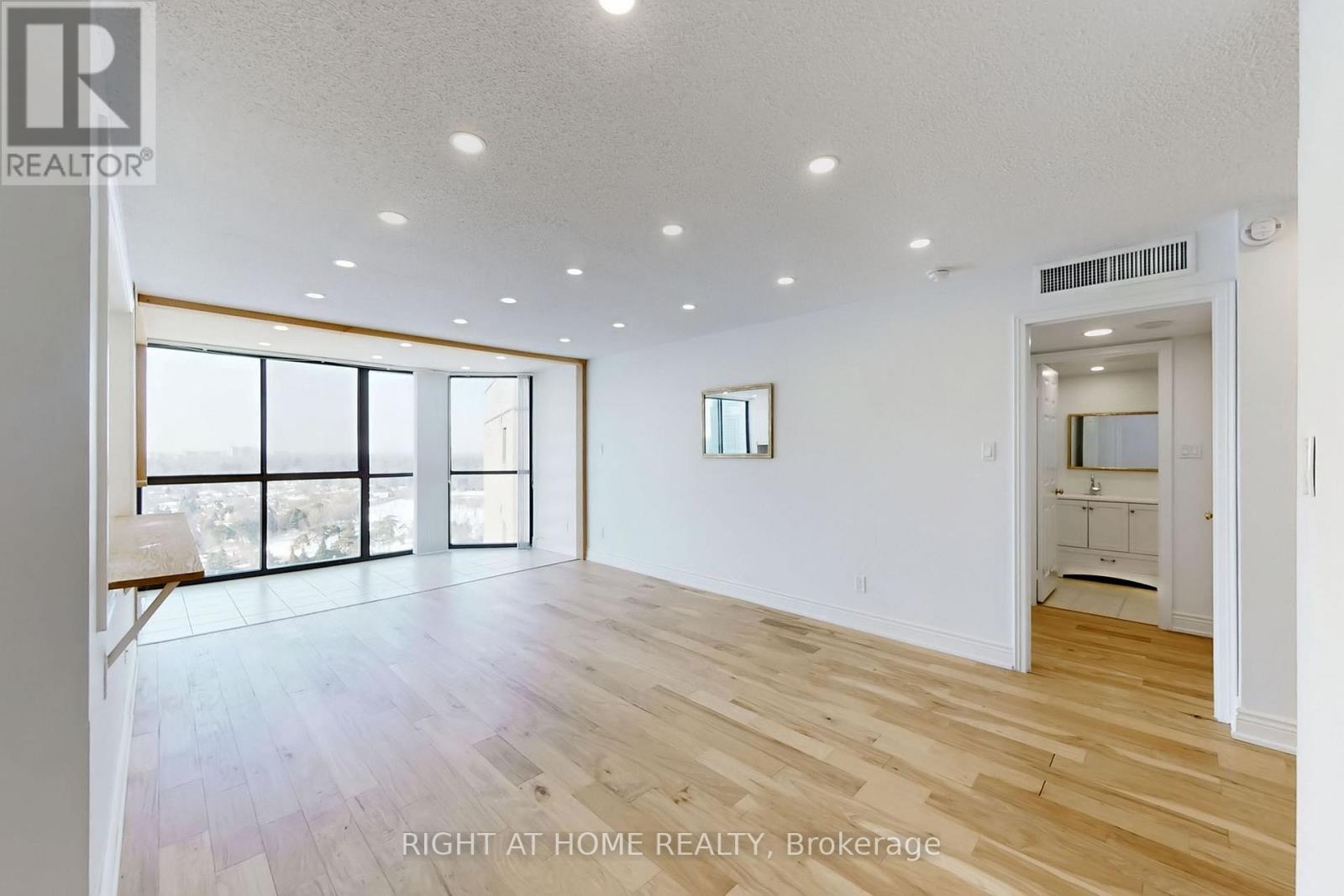 2009 - 40 Richview Road, Toronto, Ontario  M9A 5C1 - Photo 9 - W12834082