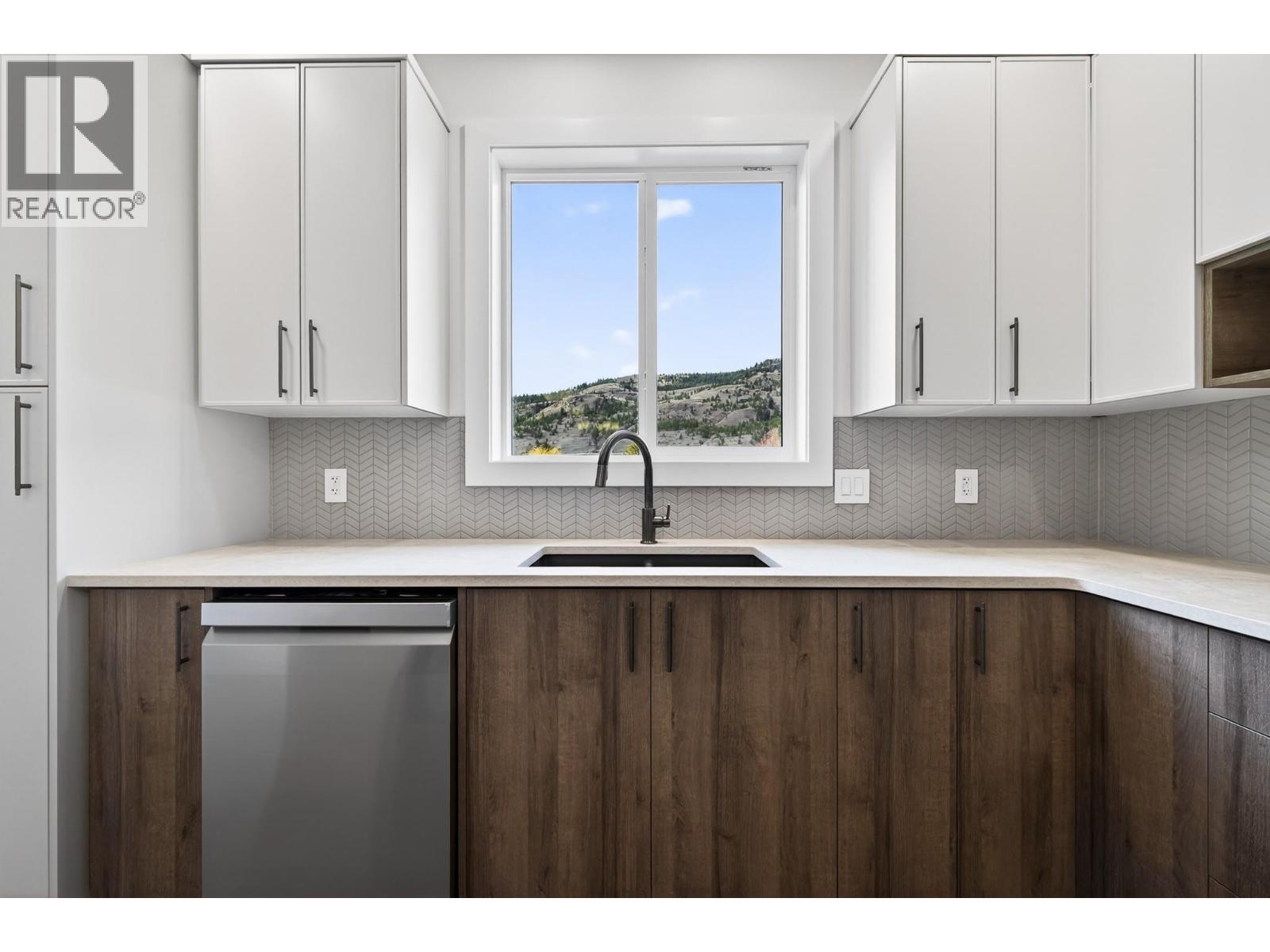 3224 Bank Road, Kamloops, British Columbia  V2B 6Z7 - Photo 11 - 10377455