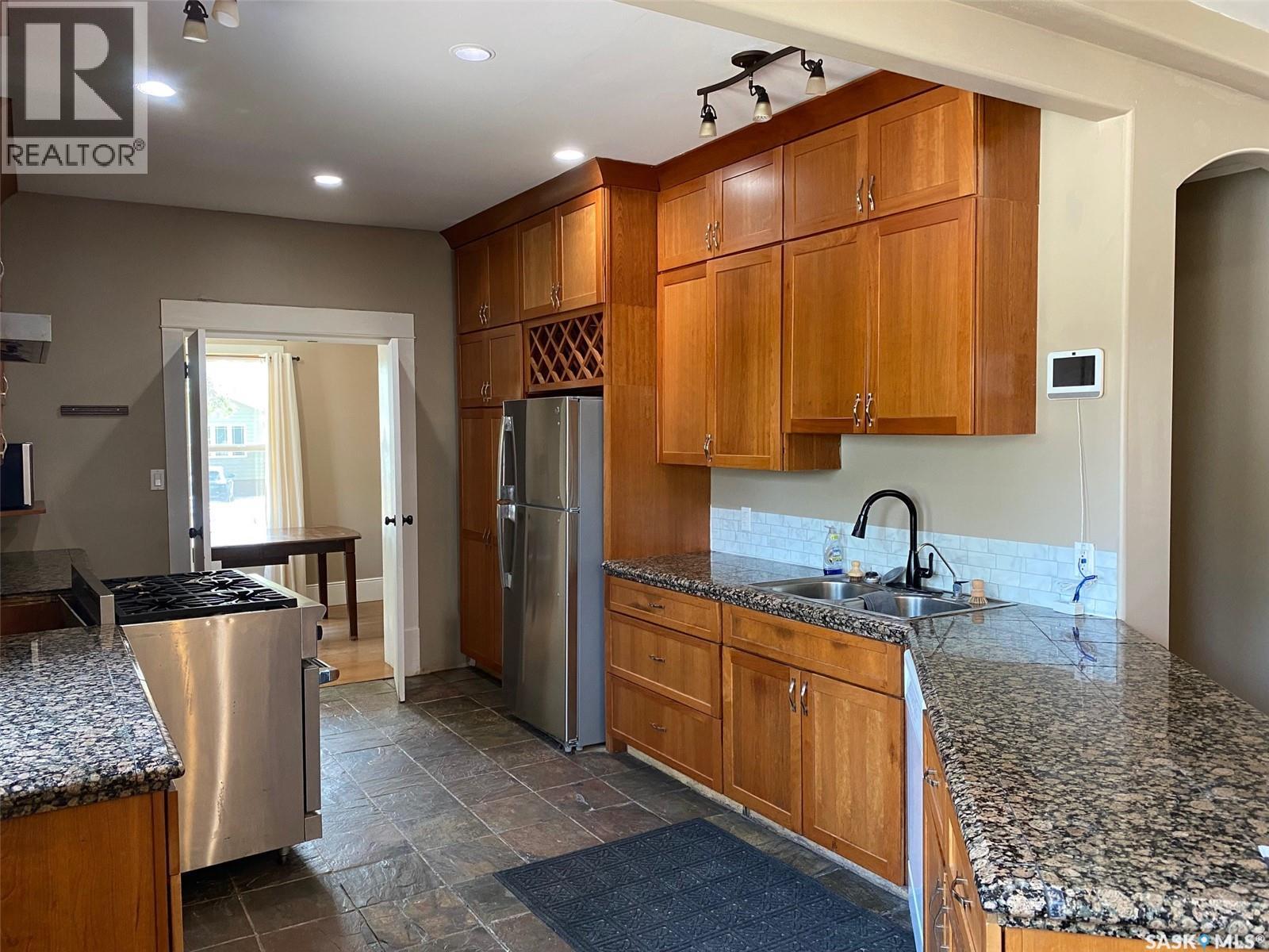 34 Laurier Avenue, Yorkton, Saskatchewan  S3N 1T7 - Photo 4 - SK029467