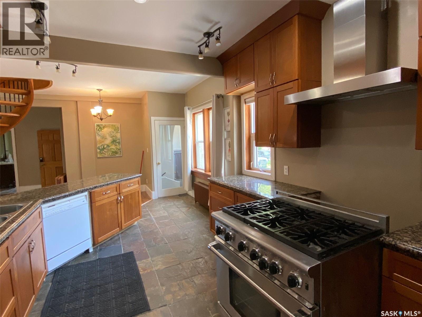 34 Laurier Avenue, Yorkton, Saskatchewan  S3N 1T7 - Photo 8 - SK029467