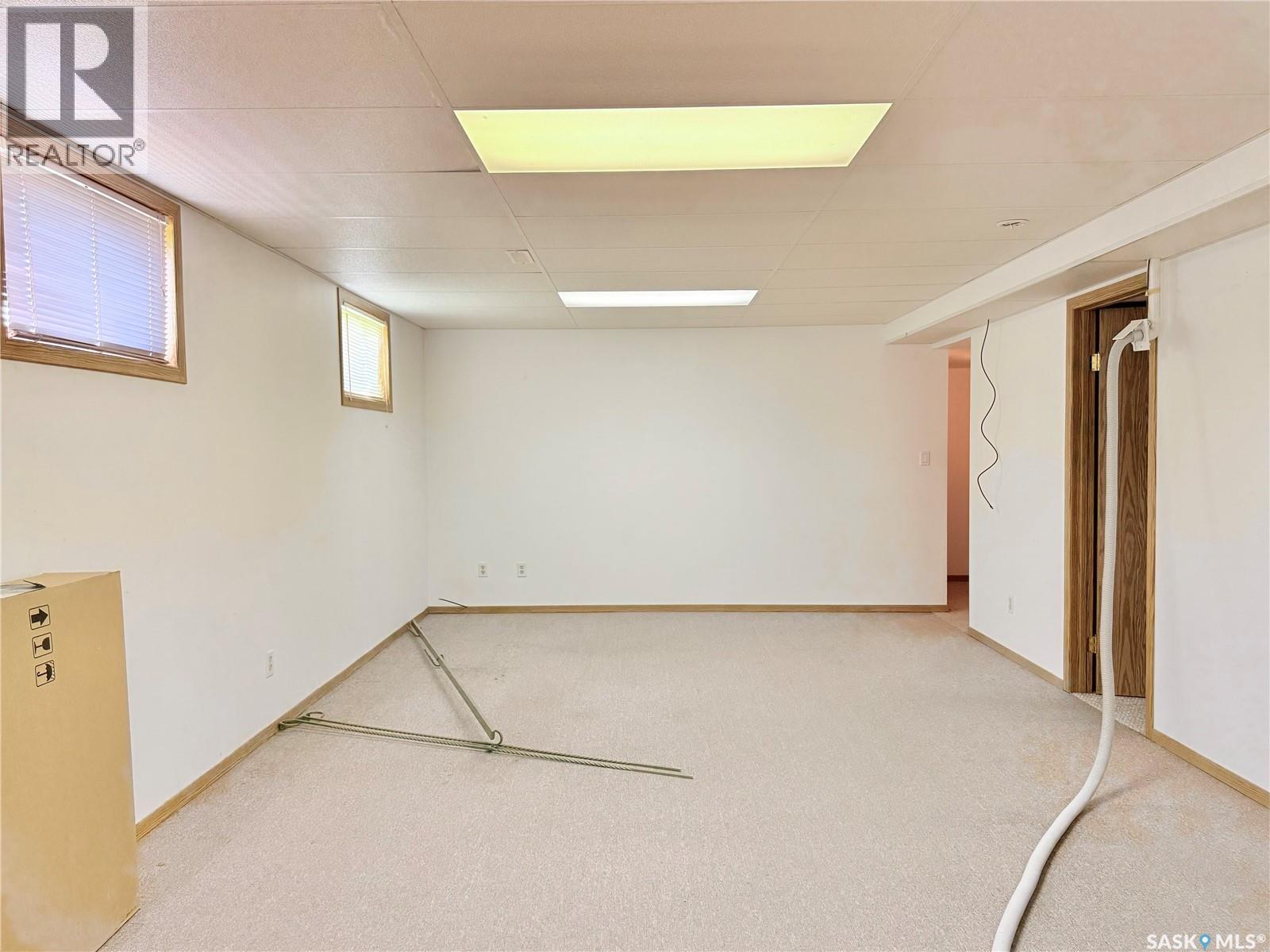 100 1st Avenue N, Lucky Lake, Saskatchewan  S0L 1Z0 - Photo 30 - SK029420