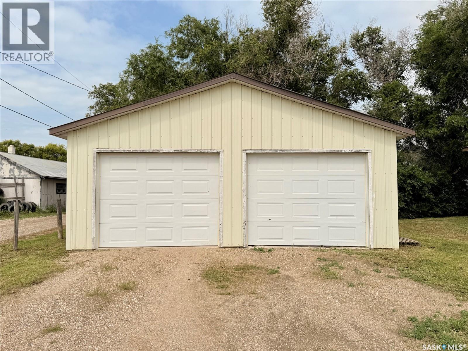 100 1st Avenue N, Lucky Lake, Saskatchewan  S0L 1Z0 - Photo 7 - SK029420