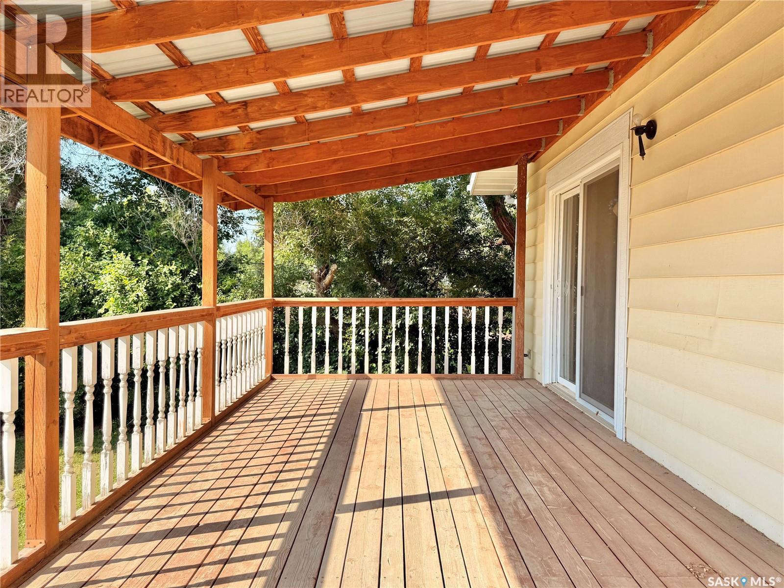 100 1st Avenue N, Lucky Lake, Saskatchewan  S0L 1Z0 - Photo 9 - SK029420