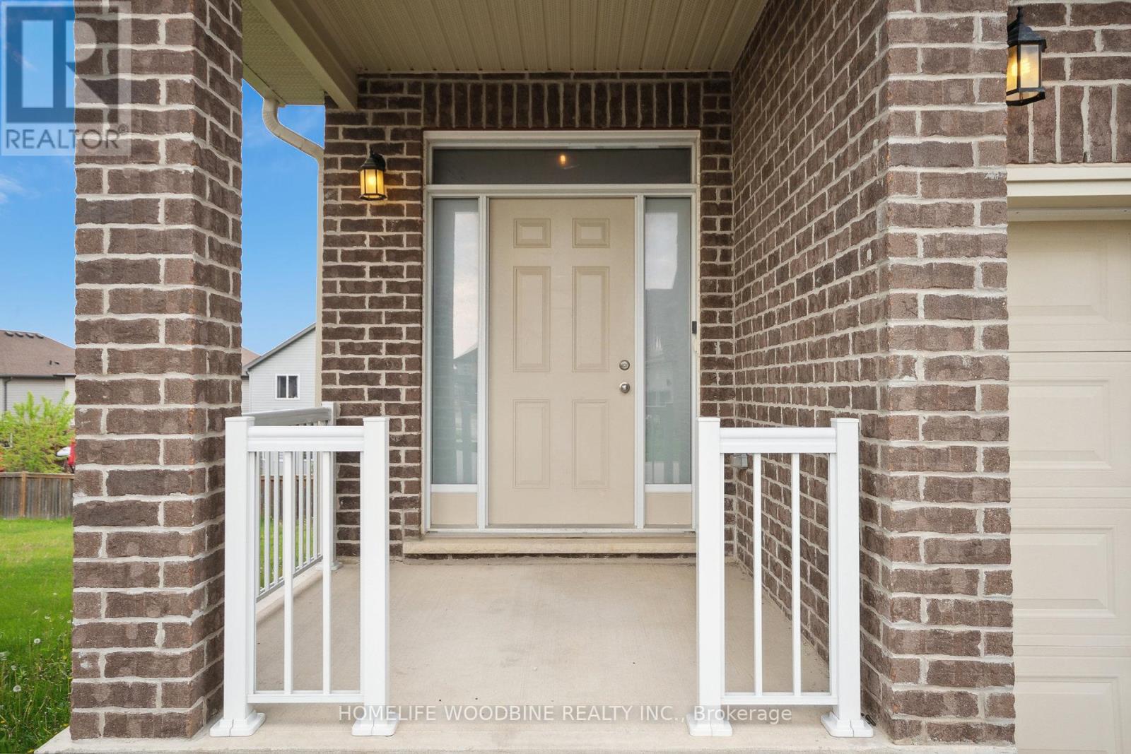 Photo 4 of 50 for 2823 Asima Drive