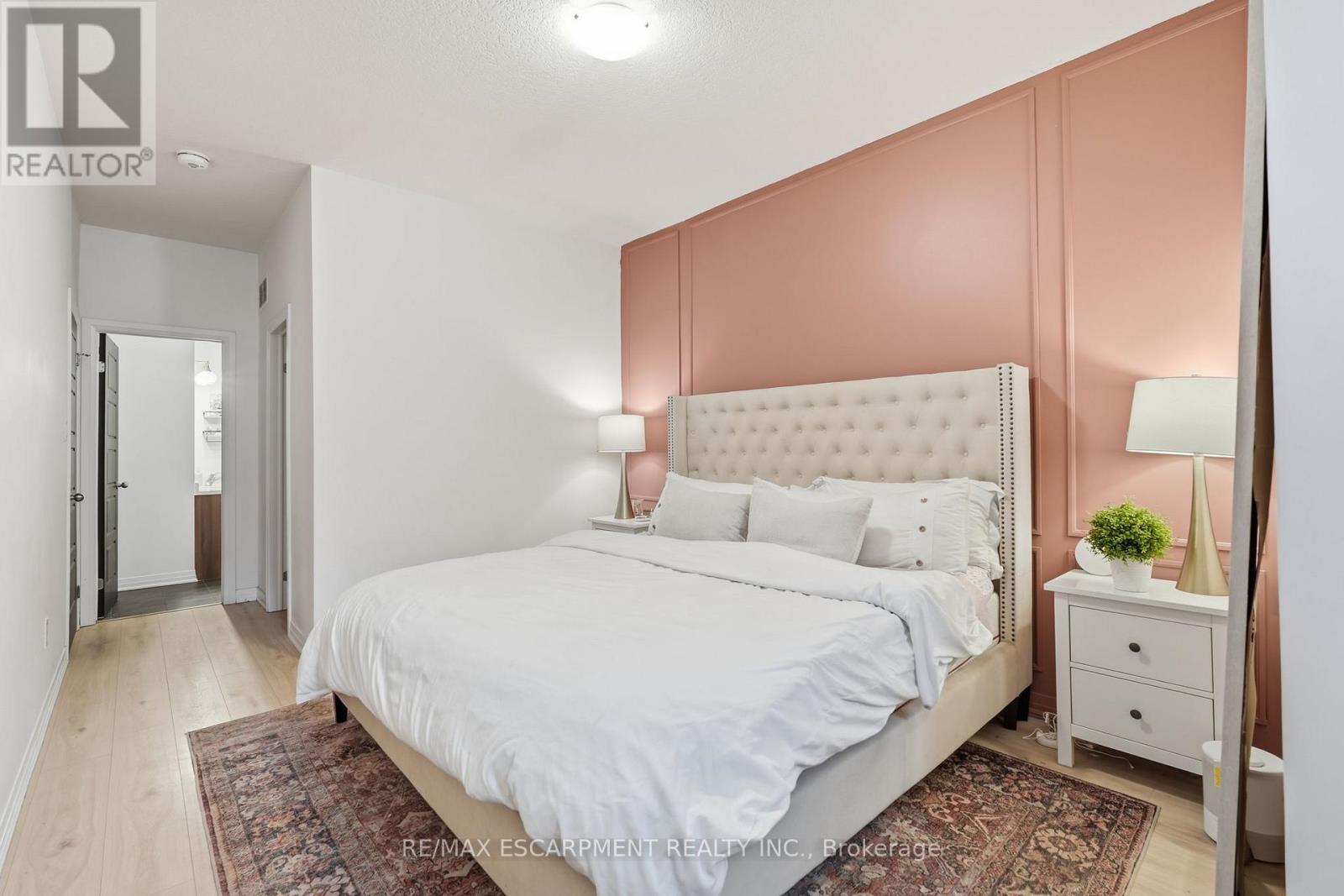 104 - 12 Blanshard Street, Hamilton, Ontario  L8P 0C7 - Photo 11 - X12833920