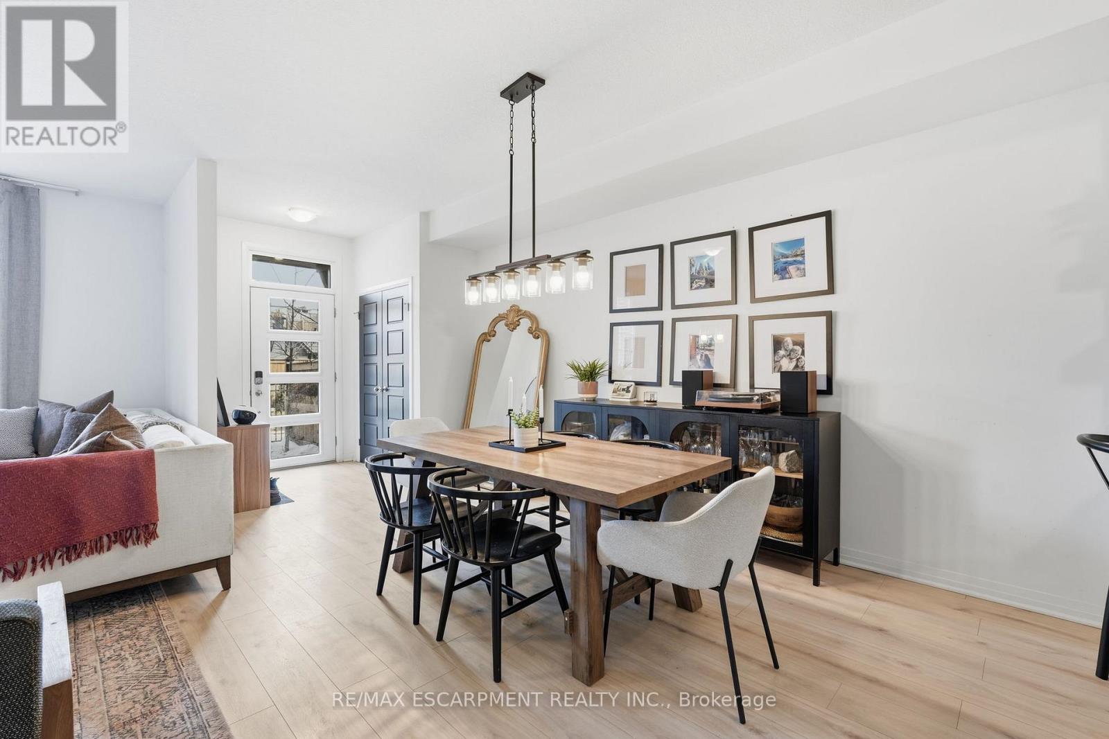 104 - 12 Blanshard Street, Hamilton, Ontario  L8P 0C7 - Photo 4 - X12833920