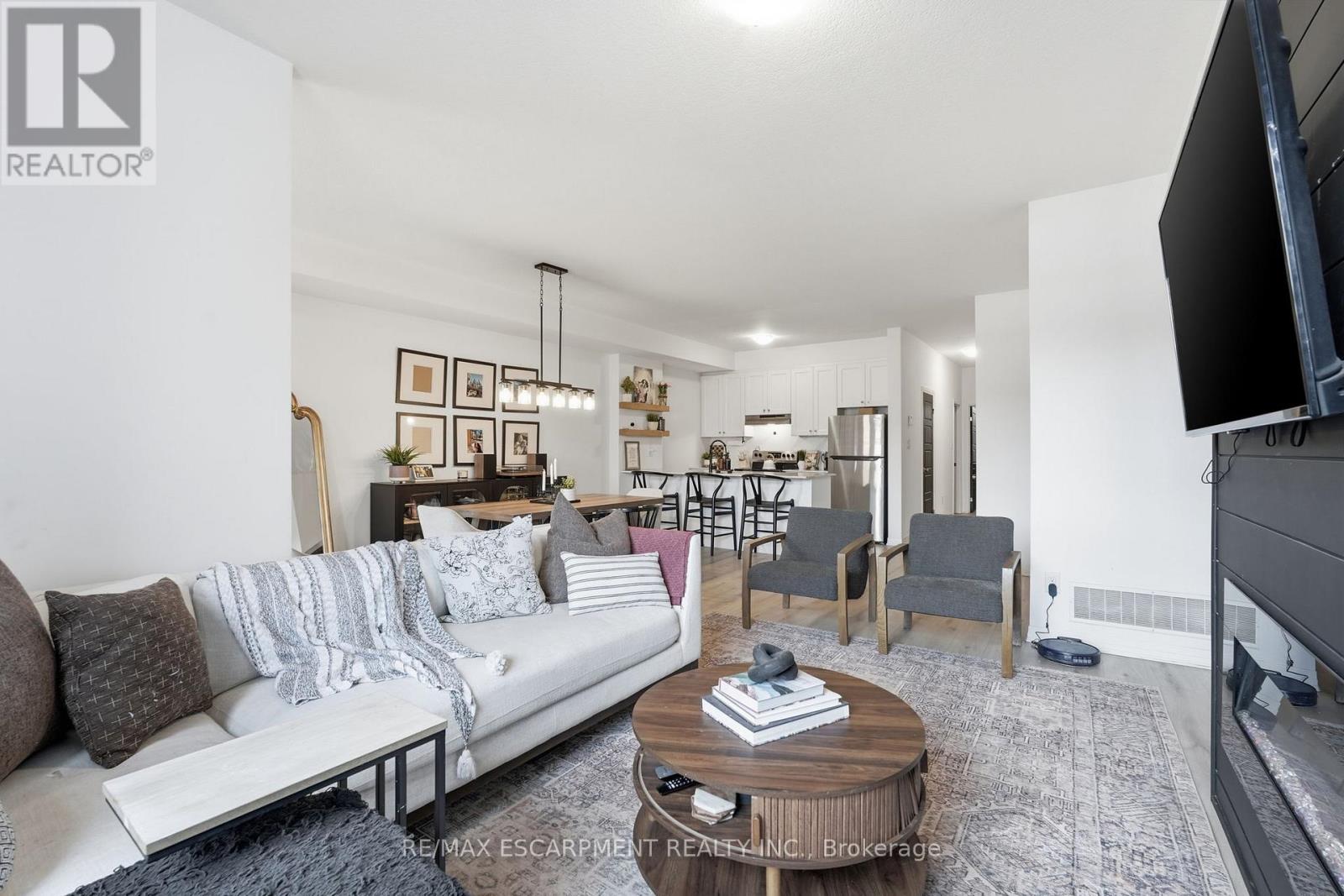 104 - 12 Blanshard Street, Hamilton, Ontario  L8P 0C7 - Photo 7 - X12833920