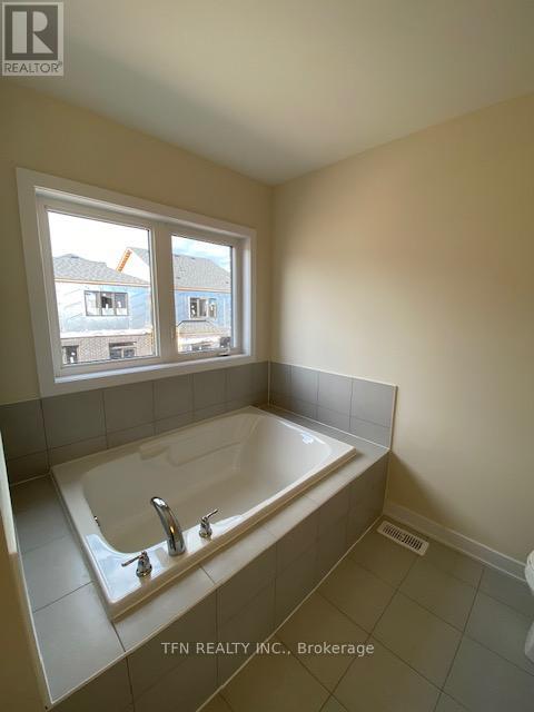 22 Downriver Drive, Welland, Ontario  L3B 0M5 - Photo 10 - X12833932