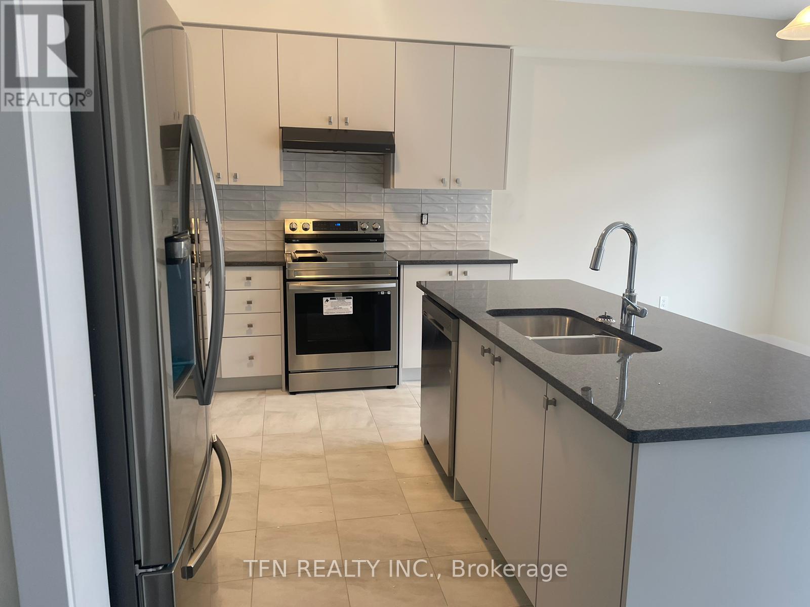 22 Downriver Drive, Welland, Ontario  L3B 0M5 - Photo 4 - X12833932